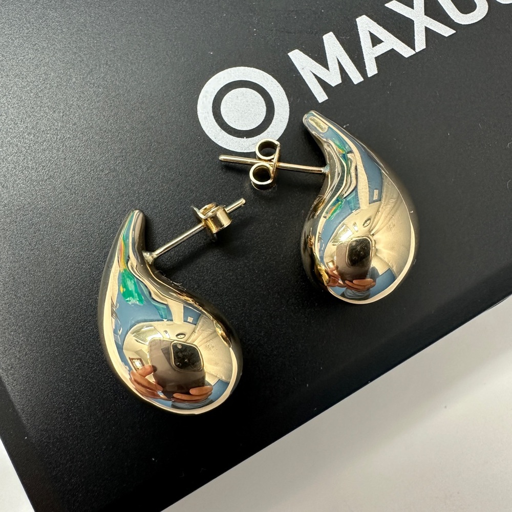 18K Gold Teardrop Earring